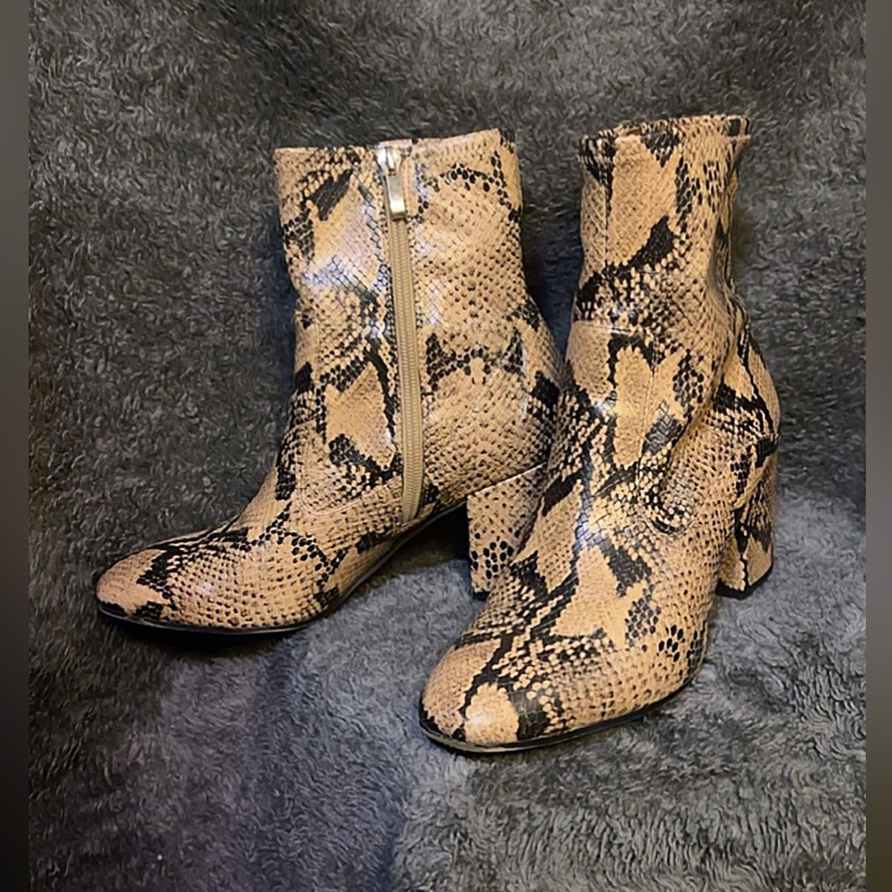 Franco Sarto, faux snake skin ankle boots, like new, size 8.5 M